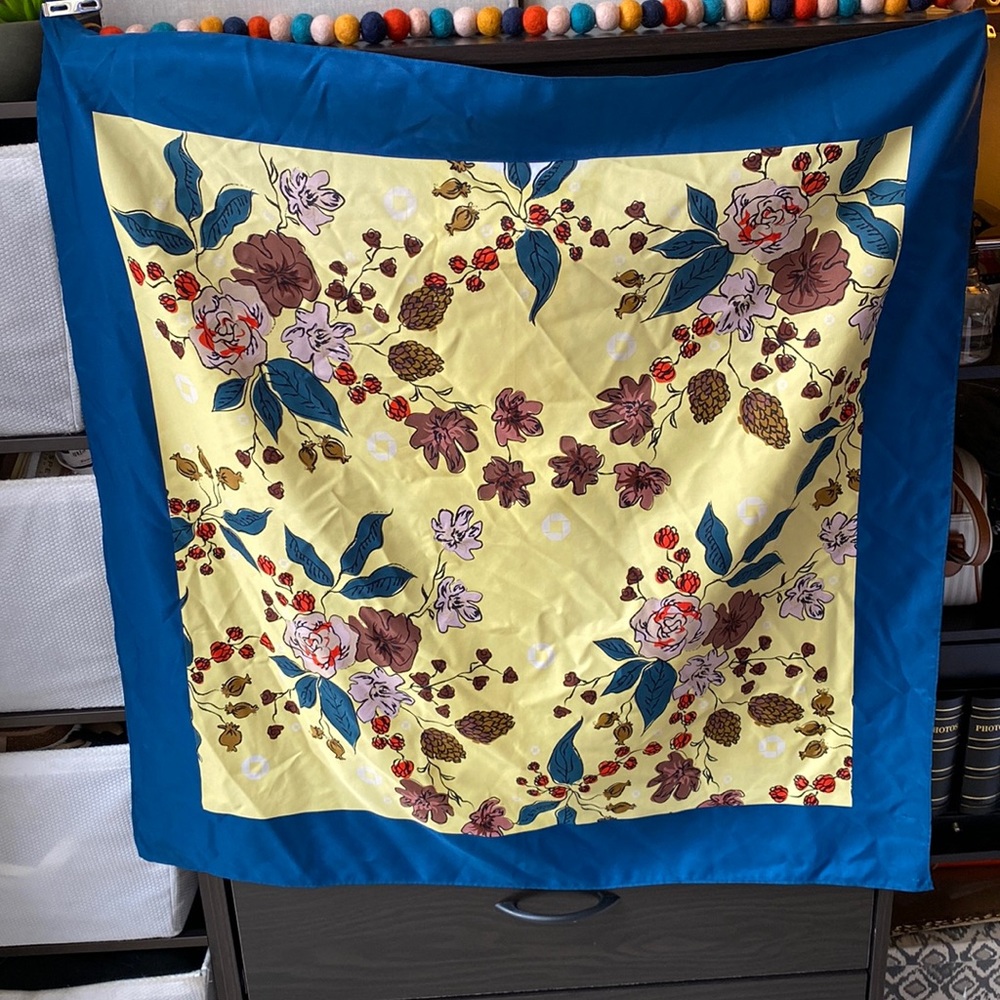 Chase Bank scarf